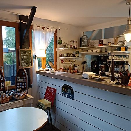 Ille Flottante, Maison Eclusiere Et Hebergements Insolites Sur Le Canal Hede-Bazouges Екстер'єр фото