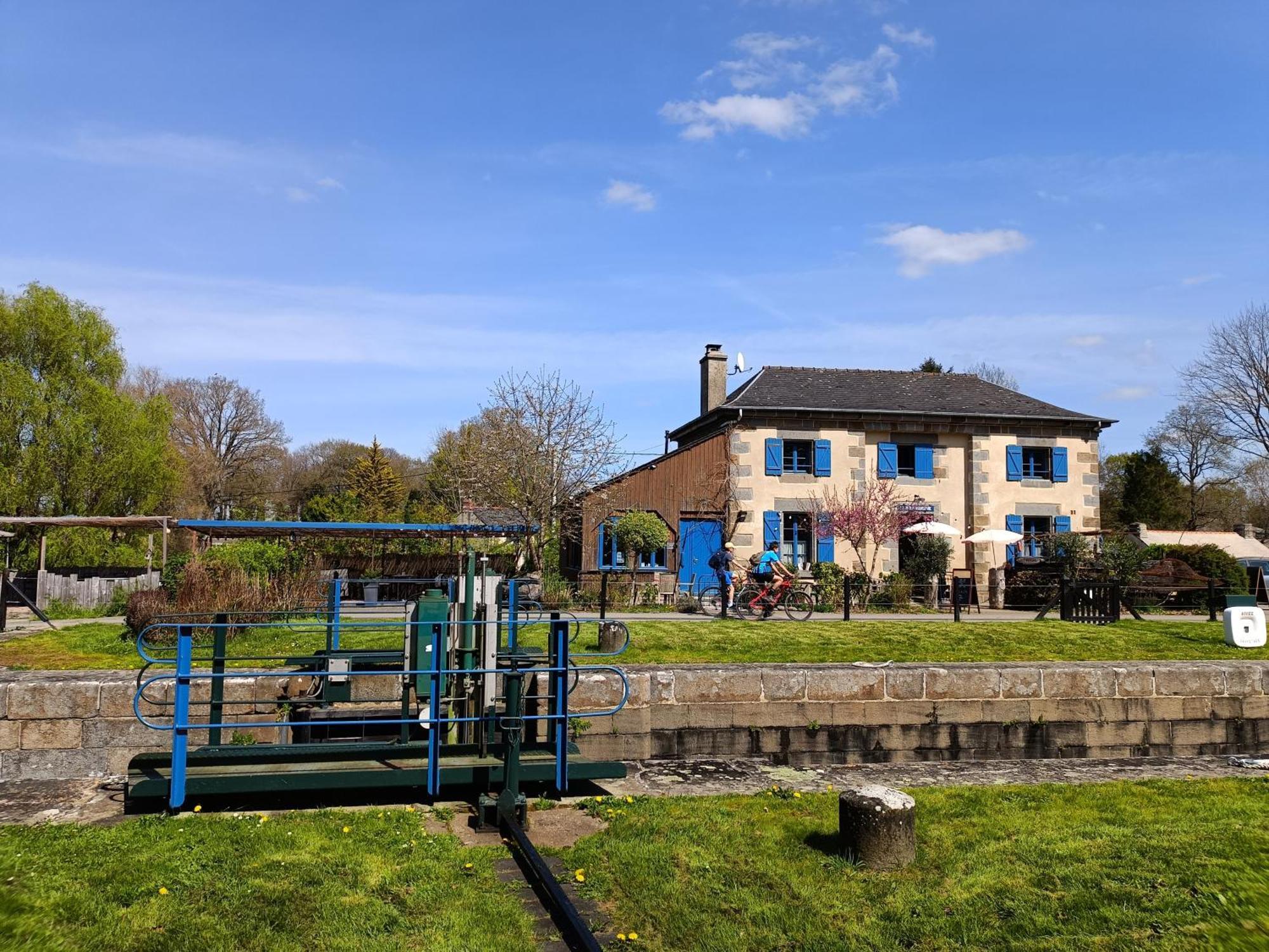 Ille Flottante, Maison Eclusiere Et Hebergements Insolites Sur Le Canal Hede-Bazouges Екстер'єр фото